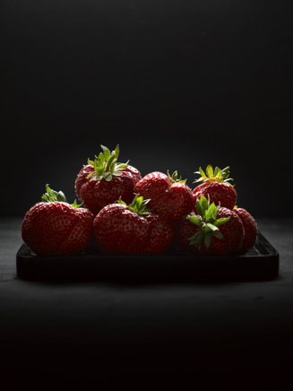 2020_06_13_erdbeeren5578 Kopie.jpg