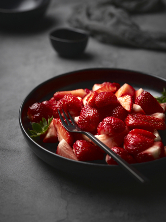 2020_05_01_Erdbeeren0264 1 Kopie.jpg